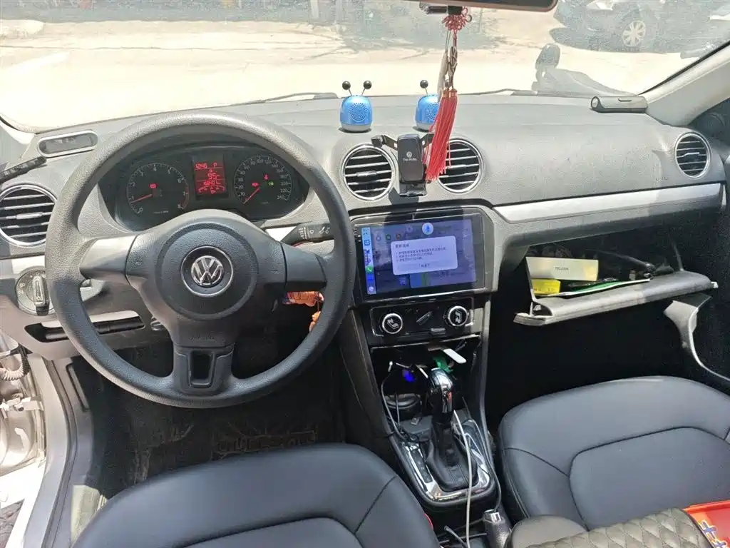 Volkswagen Jetta 2013 1.6L Automatic Comfort фото 6