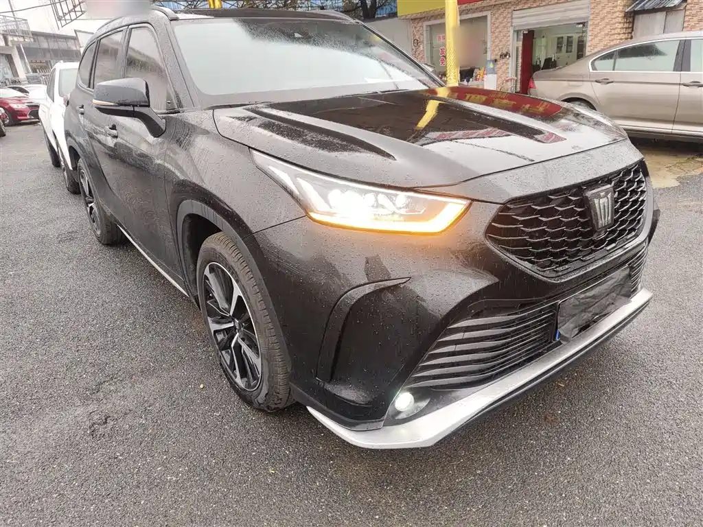TOYOTA CROWN LUFANG