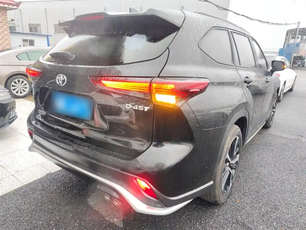 TOYOTA CROWN LUFANG