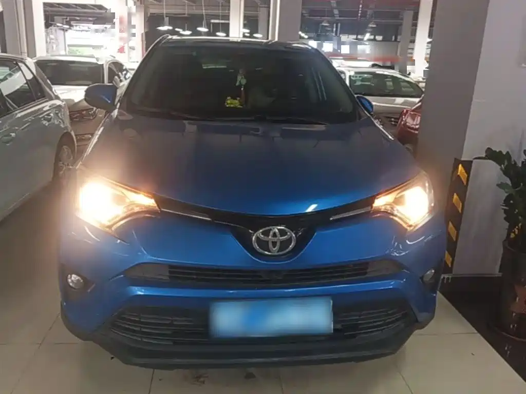 Toyota RAV4 Rongfang 2016 2.0L CVT 2WD Trend (China V) фото 3