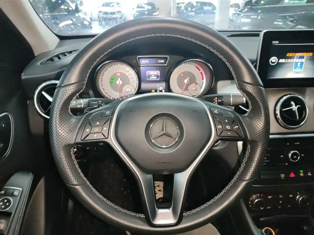 Mercedes-Benz GLA 2016 GLA 200 Dynamic фото 7