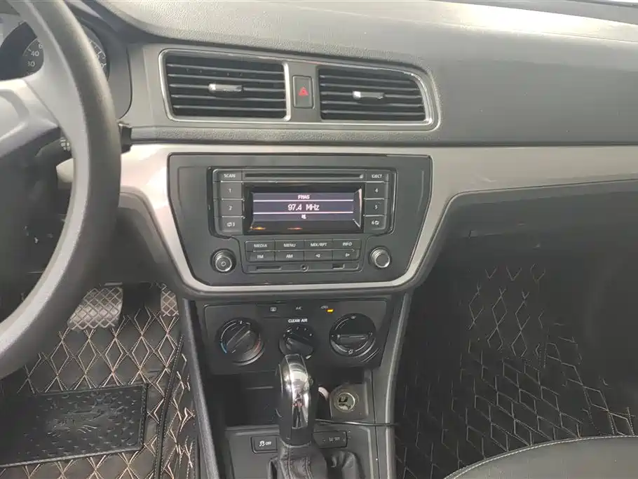 Volkswagen Lavida 2017 1.6L Automatic Trend Edition фото 13