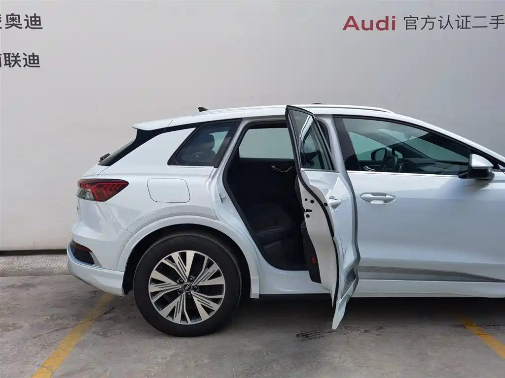 Audi Q4 e-tron 2024 40 e-tron Pioneer Edition фото 23
