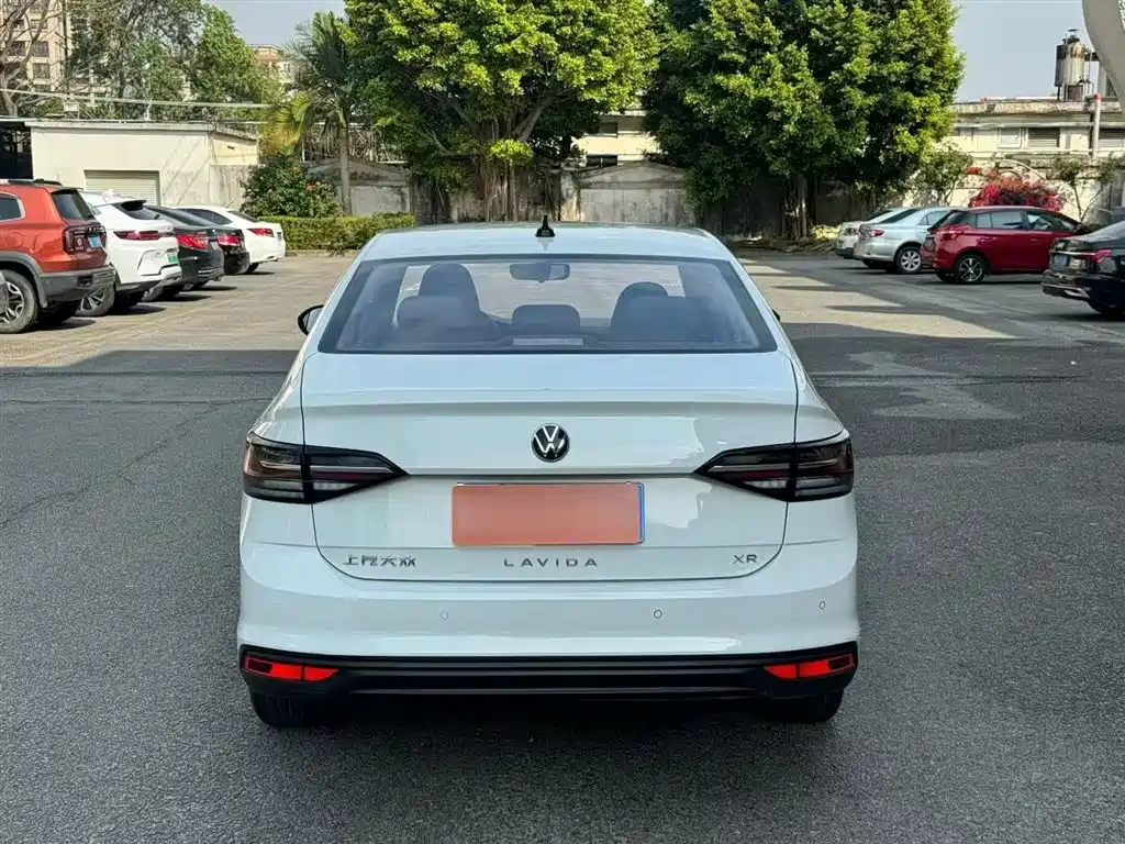 Volkswagen Lavida 2023 1.5L Auto Delight Edition фото 23