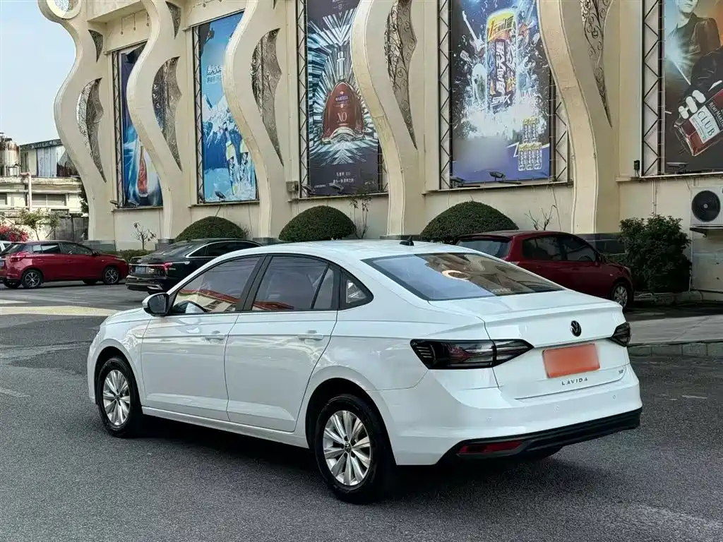 Volkswagen Lavida 2023 1.5L Auto Delight Edition фото 22