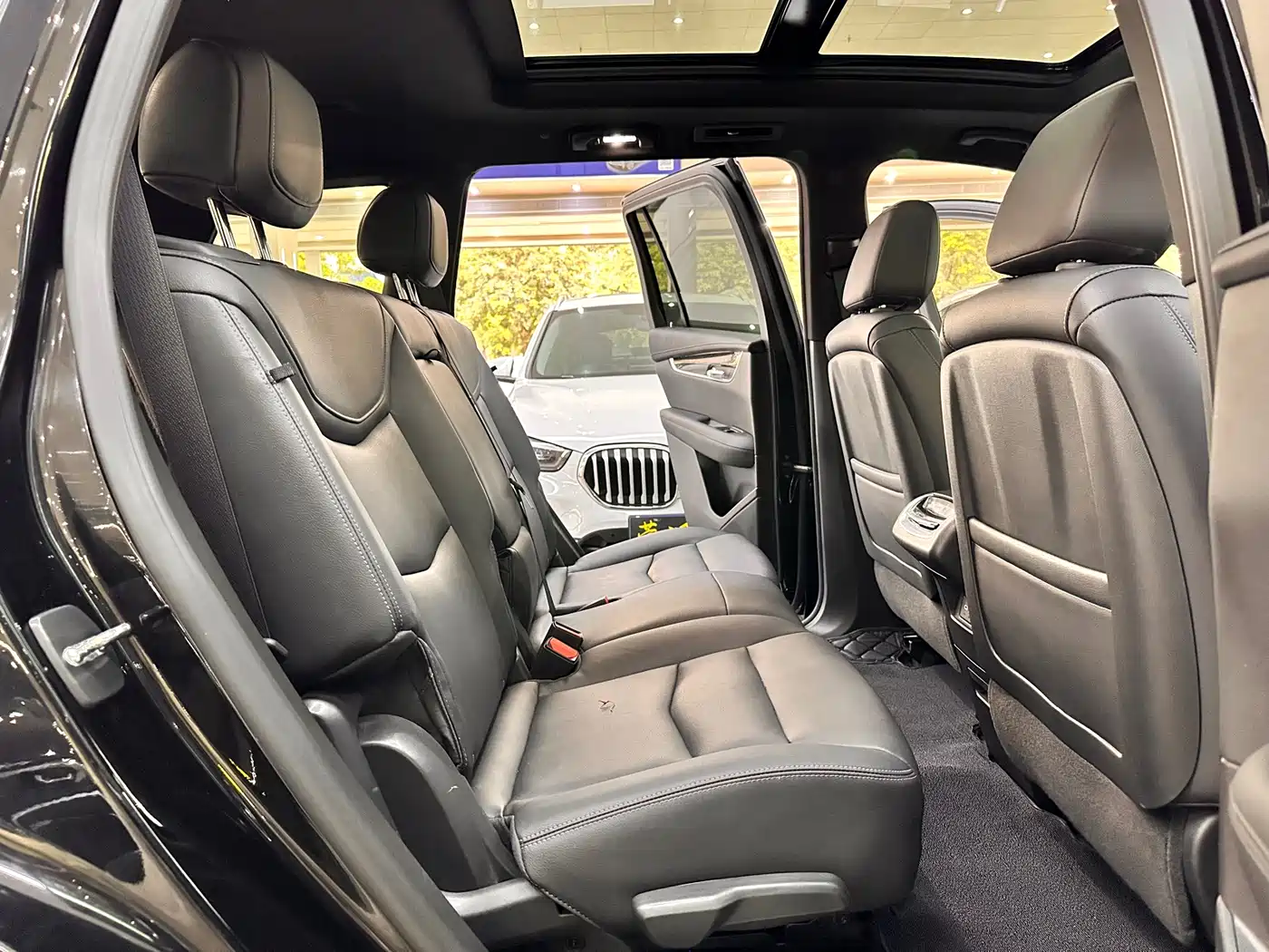 CADILLAC XT6