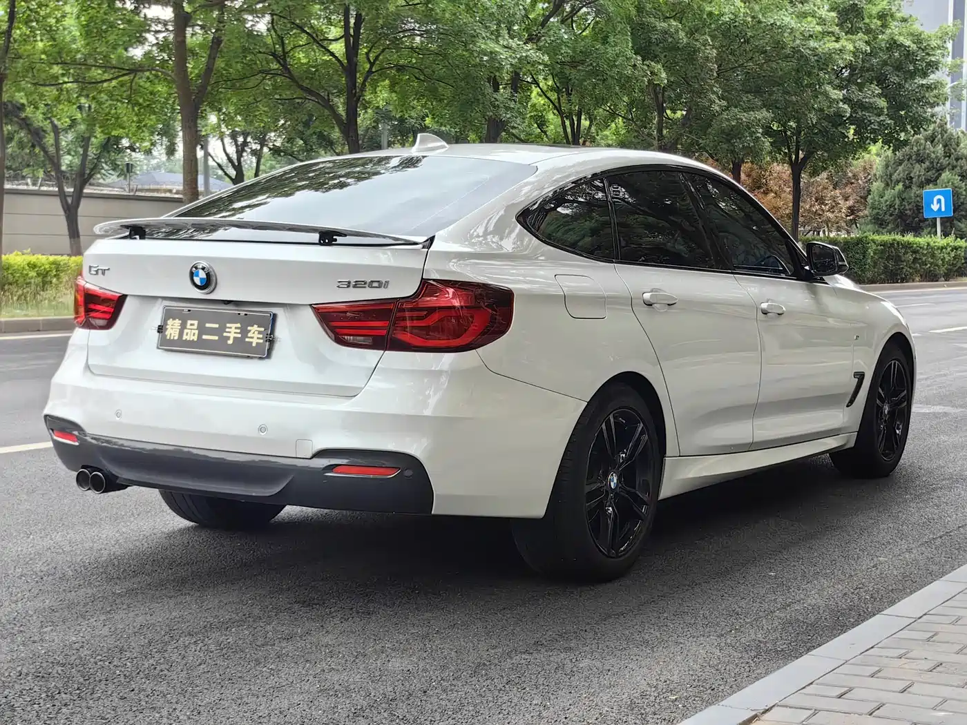 BMW 3 Series GT 2020 320i M Sport Black Night Edition фото 26