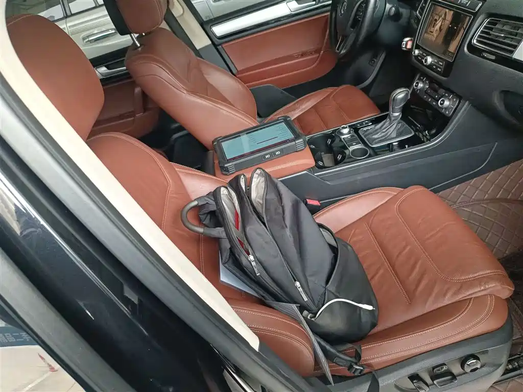 Volkswagen Touareg 2016 3.0TSI Glamour Edition фото 25