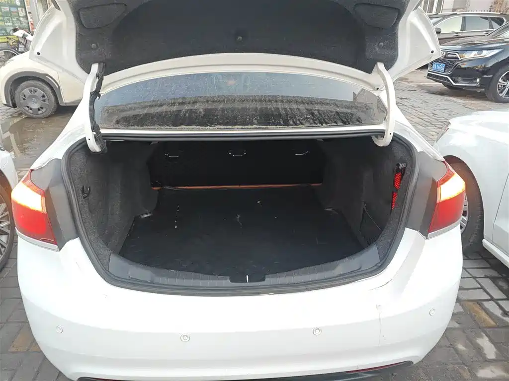 Chevrolet Cruze 2016 1.5L Automatic Fashion Sunroof Edition фото 19