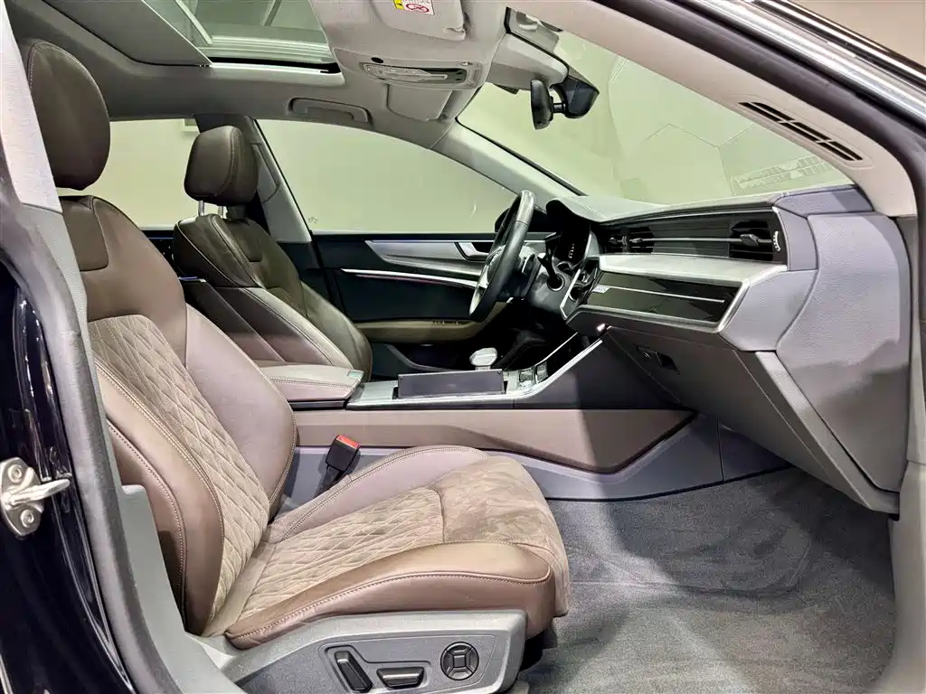 Audi A7L 2024 45TFSI quattro S-line Vision Edition Crystal Package фото 19