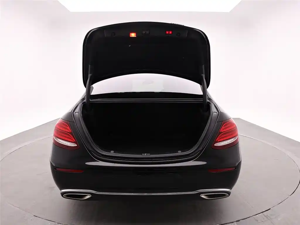 Mercedes-Benz E-Class 2018 Facelift E 300 L Luxury фото 8