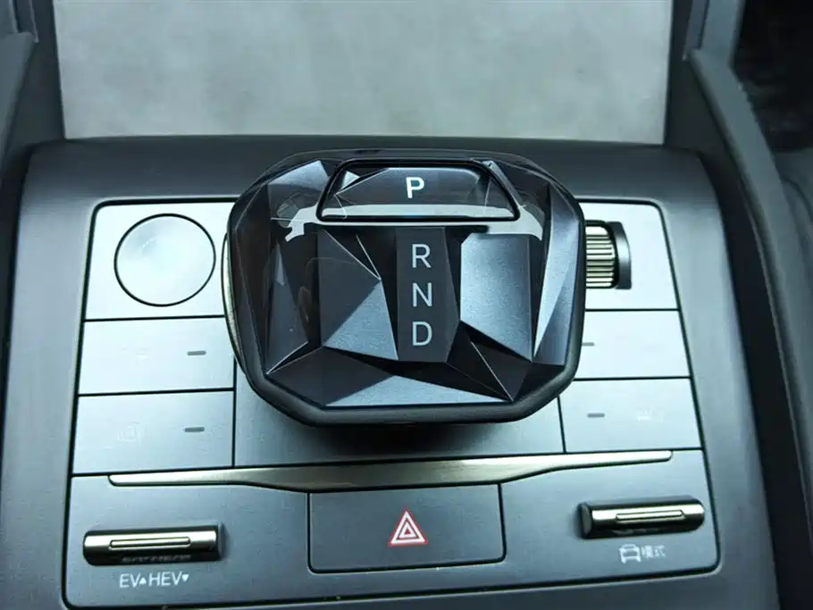 BYD Qin L 2025 DM-i Smart Drive Edition 80KM Leading фото 16