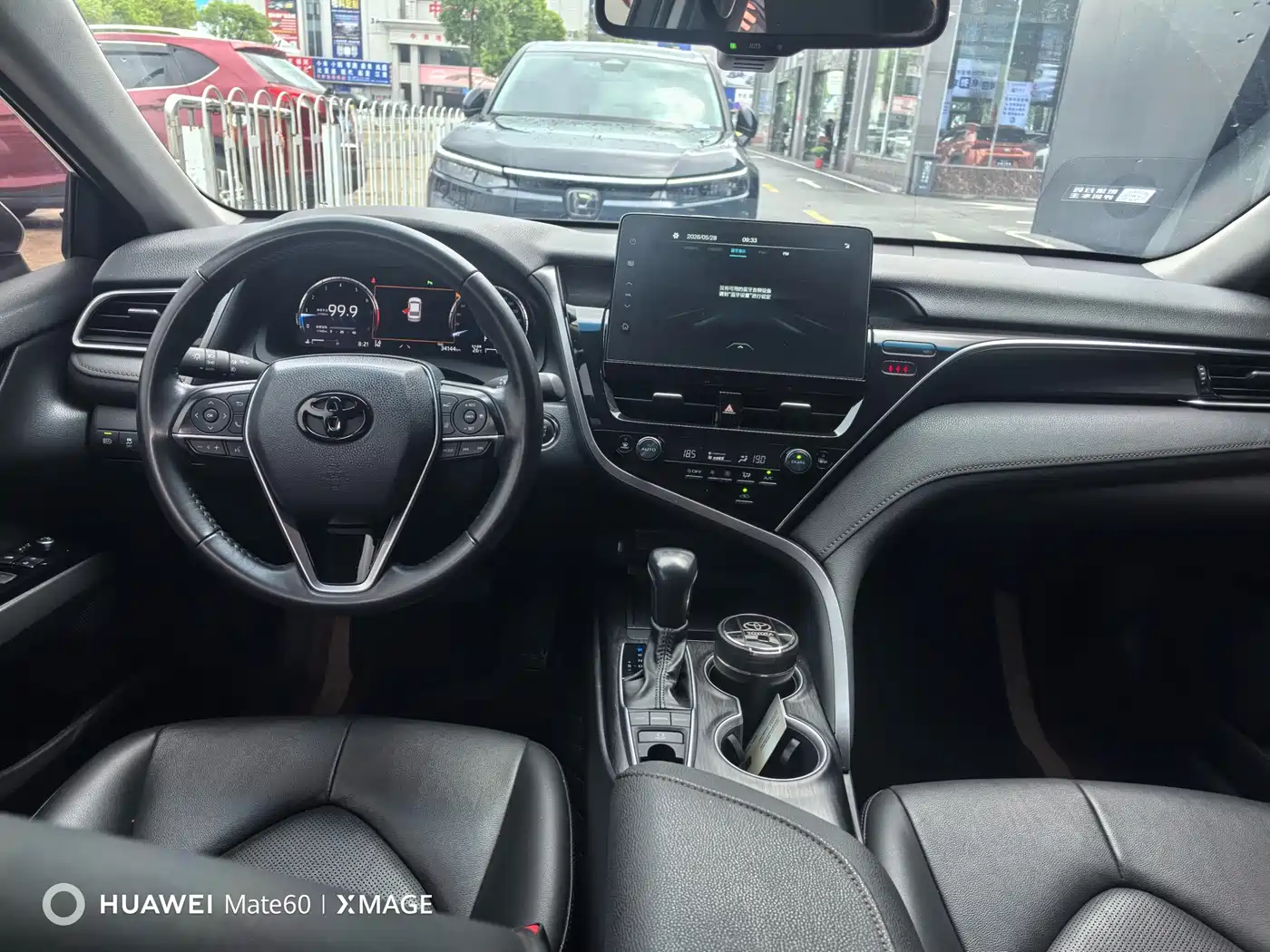 Toyota Camry 2023 2.5G Luxury Edition фото 6