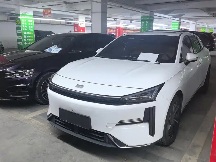 Geely Galaxy Galaxy L6 2025 EM-i 140km Starship Edition