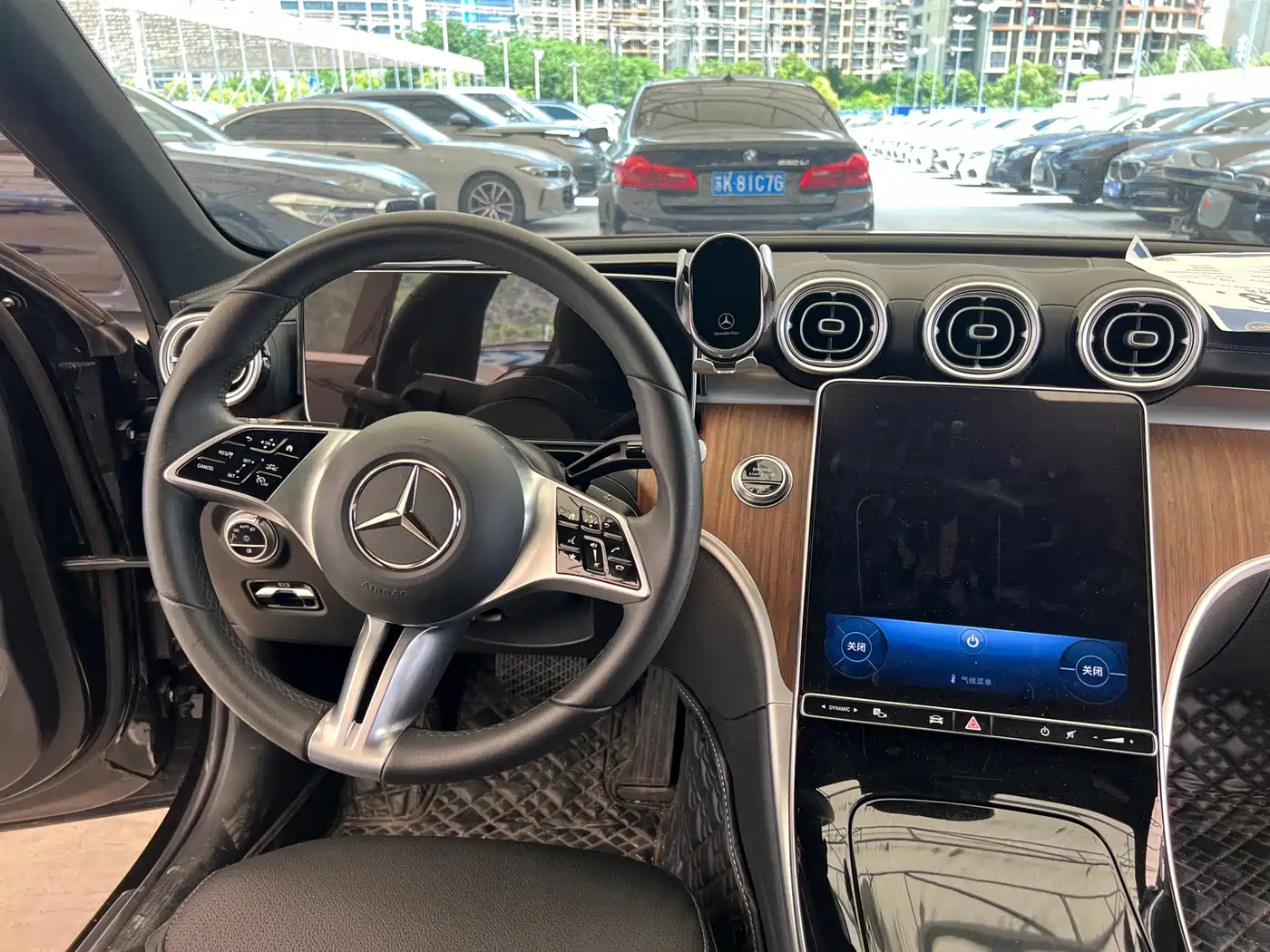 Mercedes-Benz C-Class 2024 Facelift III C 260 L Night Sport Edition фото 21