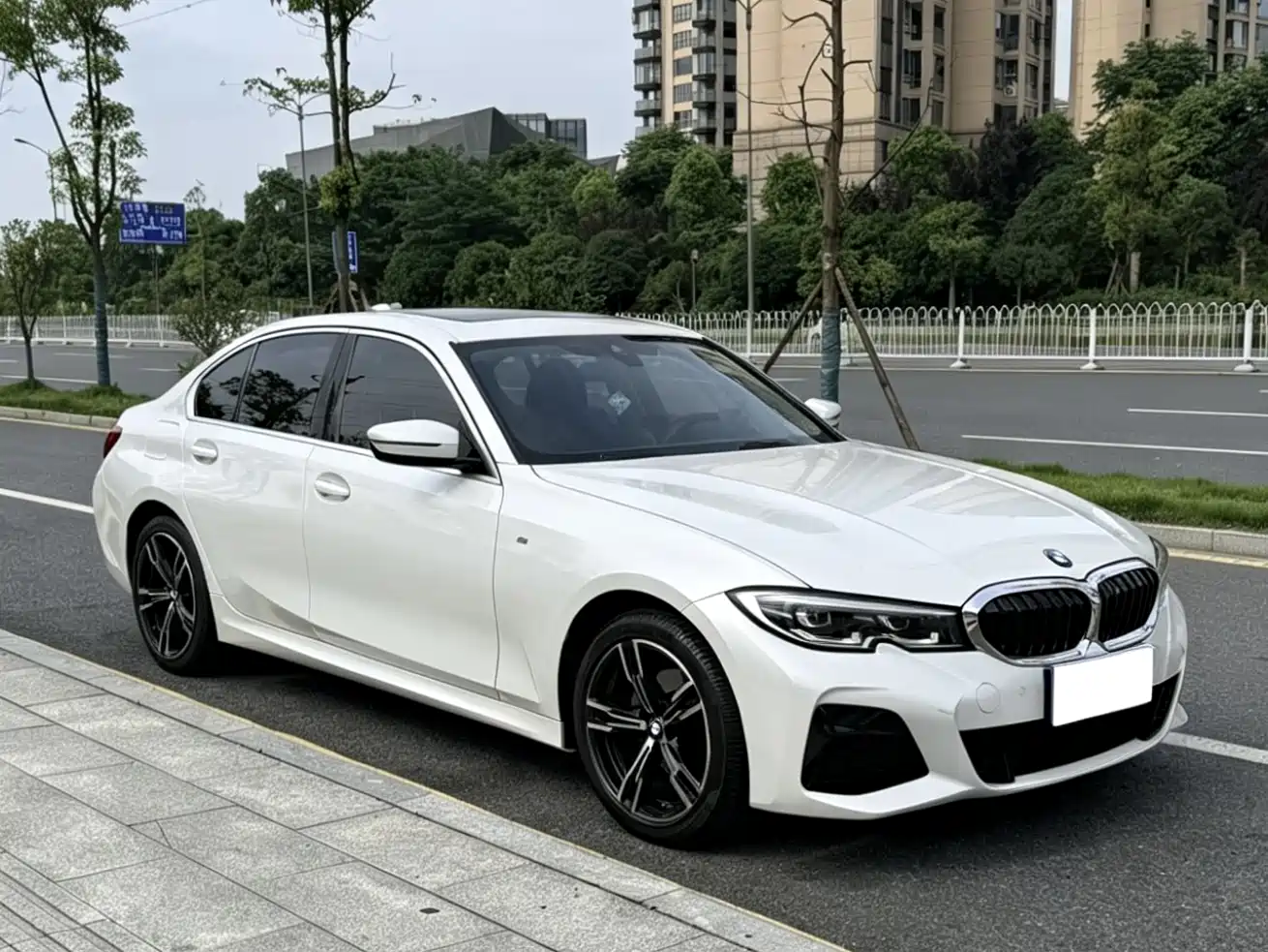 BMW 3 Series 2022 325i M Sport Package фото 3