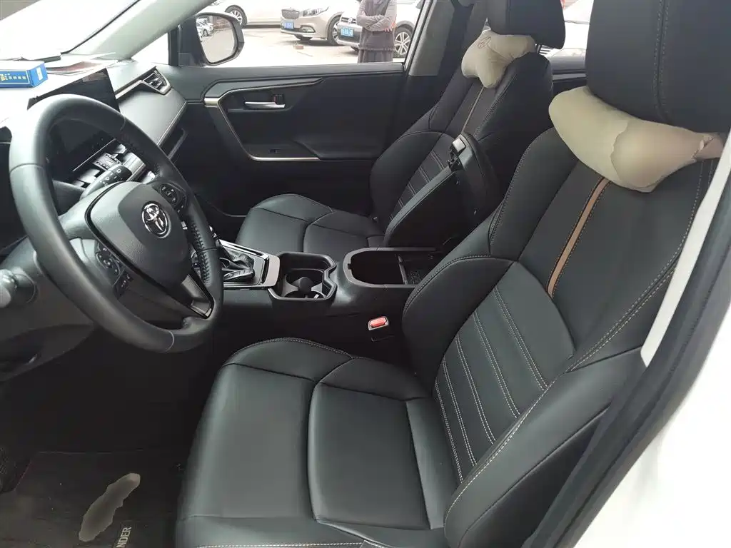 Toyota Wildlander 2024 2.0L CVT 2WD Luxury PLUS Edition фото 8
