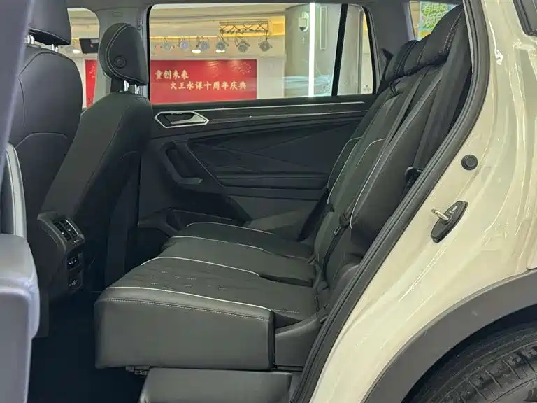 Volkswagen Tiguan L 2022 380TSI Automatic 4WD R-Line Cross Edition 7-Seater фото 8