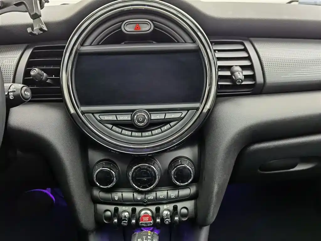 MINI 2016 1.5T COOPER Pioneer фото 12