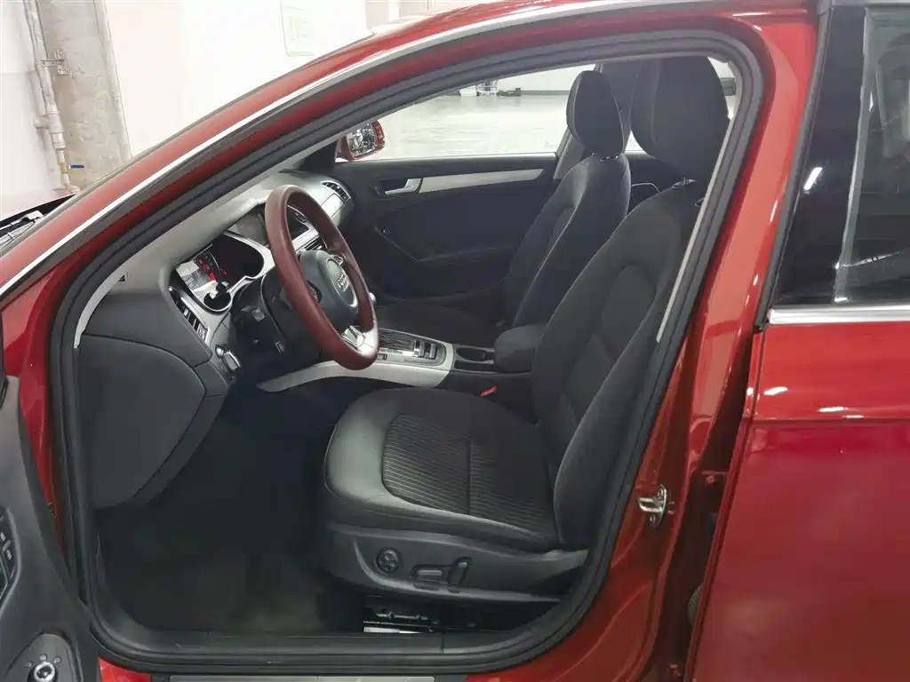 Audi A4L 2013 35 TFSI Automatic Standard фото 10