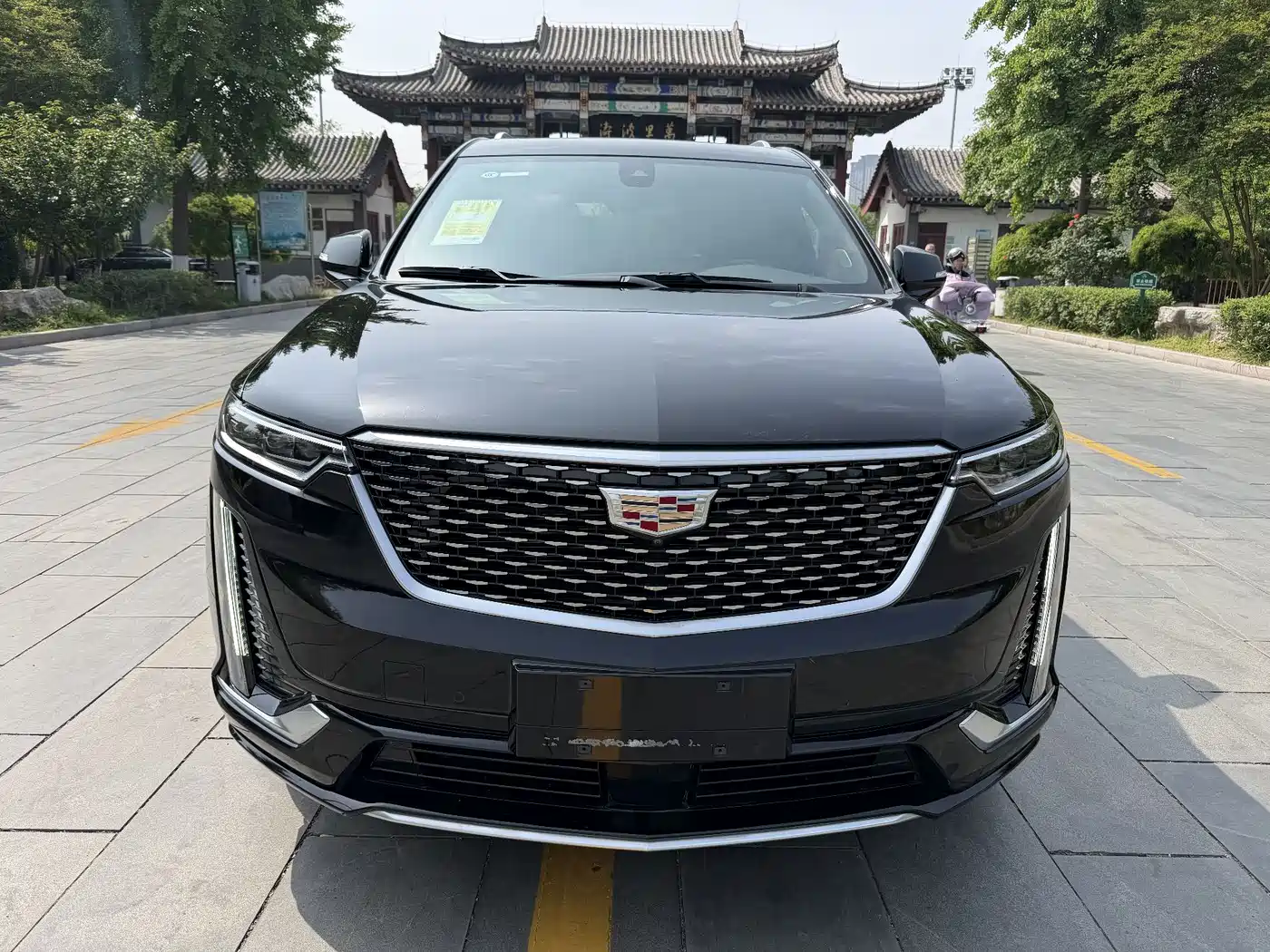 CADILLAC XT6
