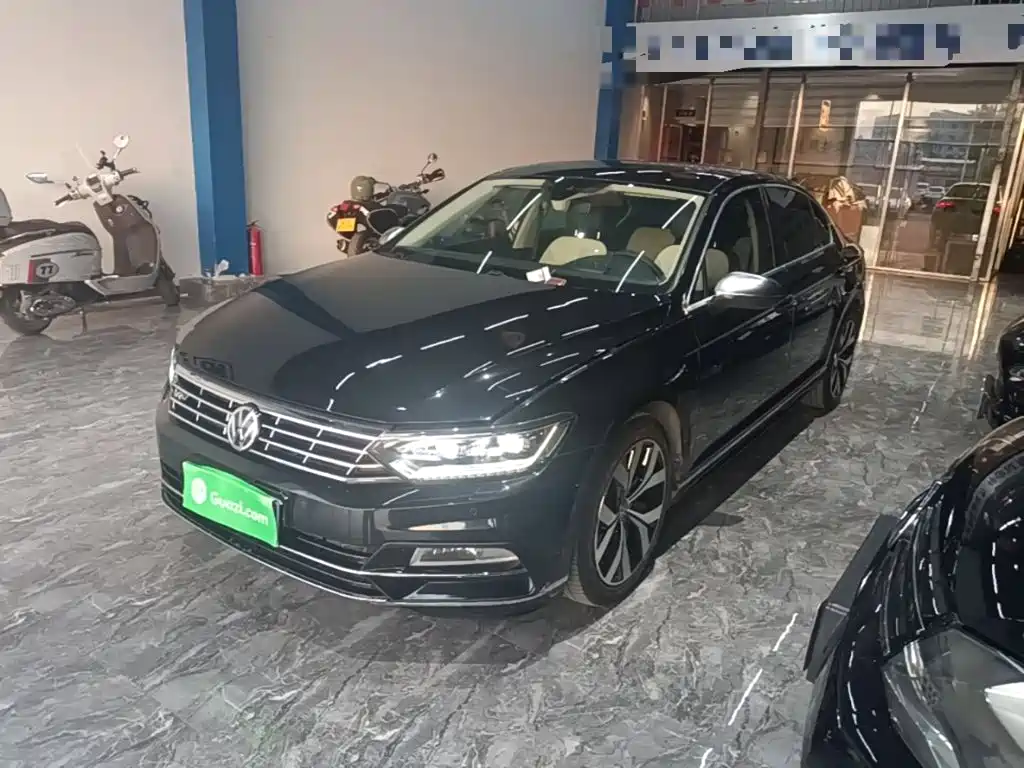 Фото 1 - Volkswagen Magotan
