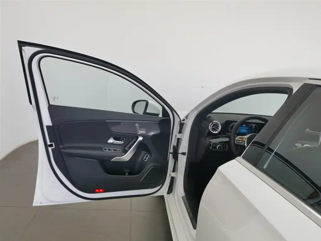 Mercedes-Benz A-Class 2022 Facelift A 200 L Sport Sedan Fashion Style фото 8
