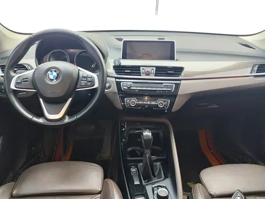 BMW X1 2019 sDrive18Li Premium Model фото 12