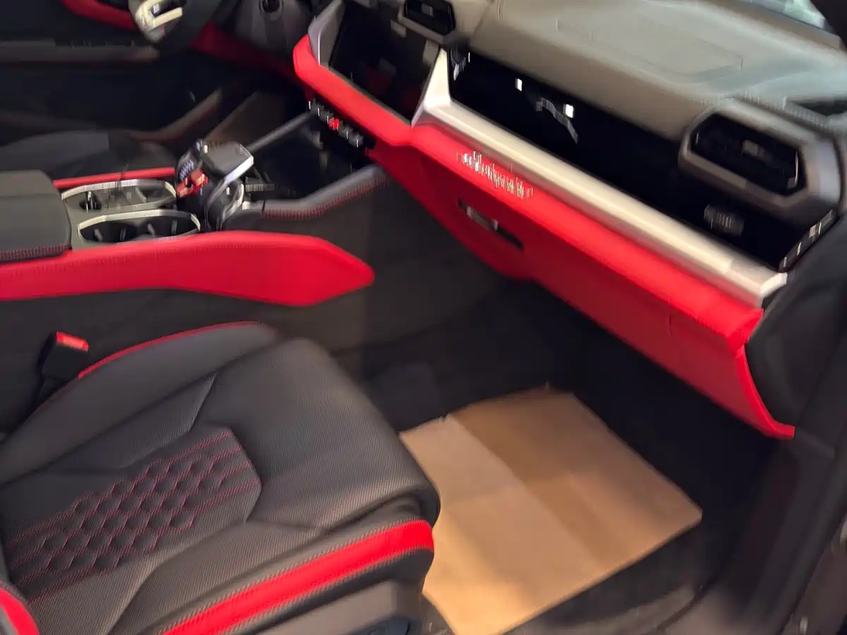 Lamborghini Urus SE 2025 4.0T Standard Edition фото 2