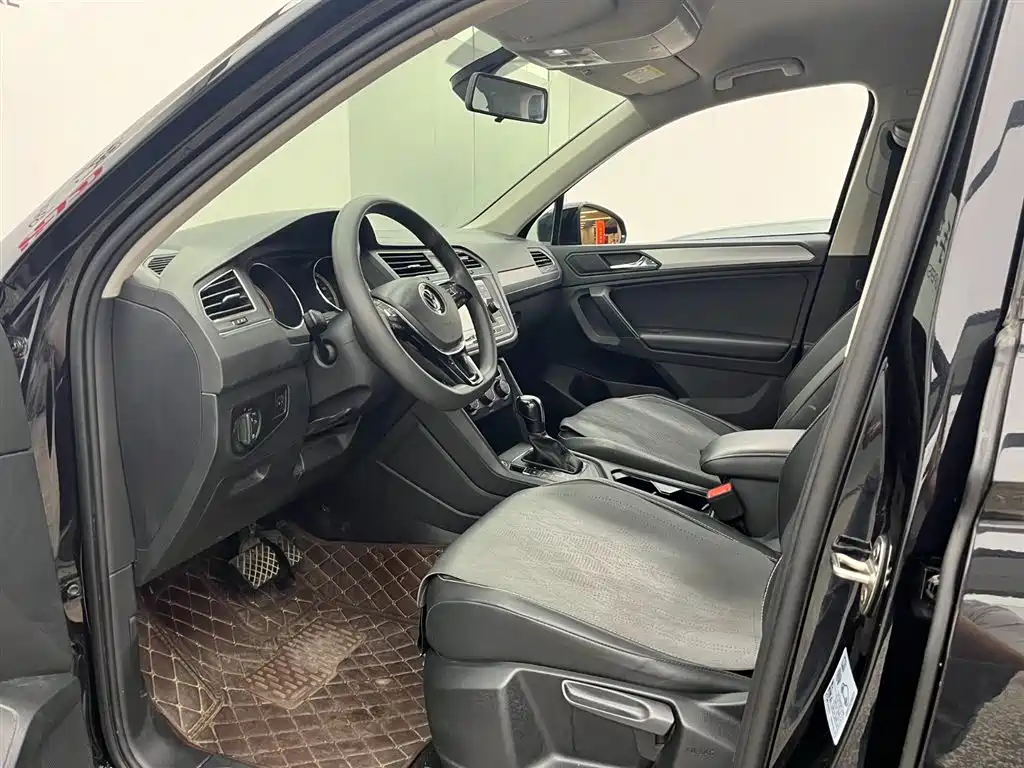 Volkswagen Tiguan L 2021 330TSI Automatic 2WD Comfort фото 9