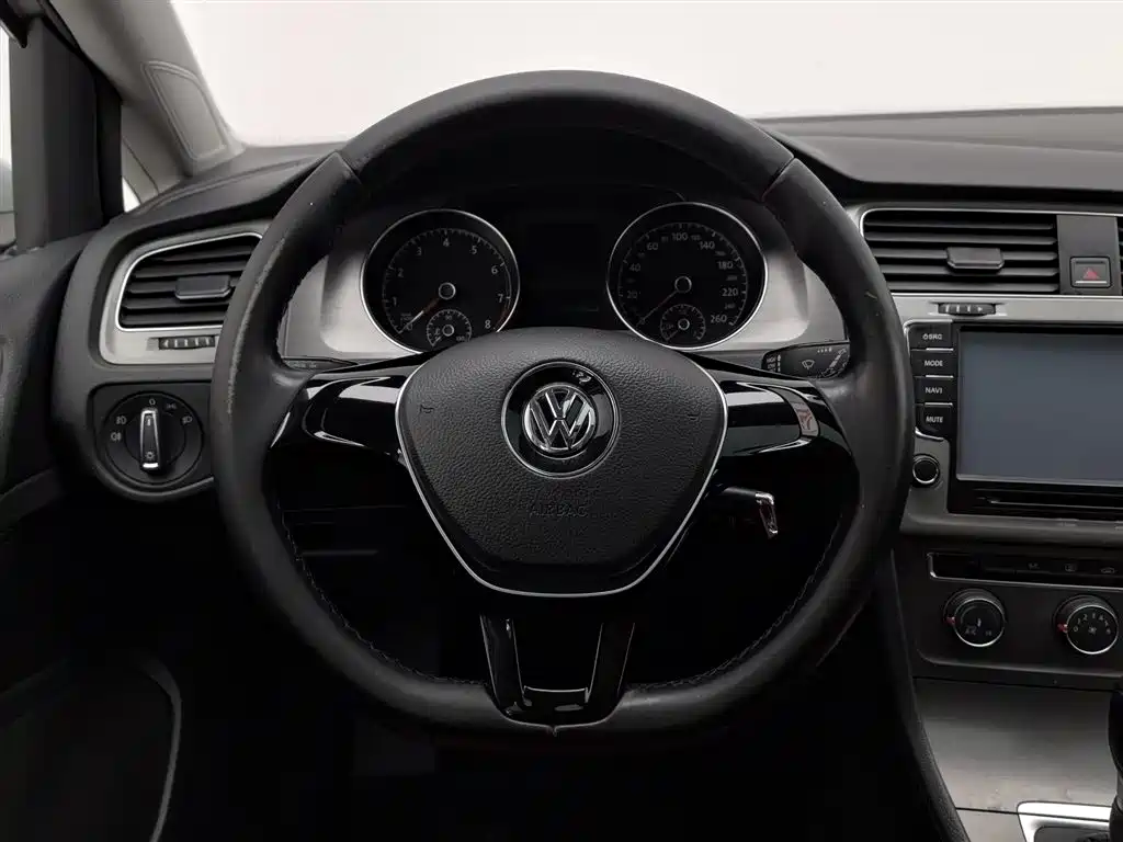 Volkswagen Golf 2015 1.6L Automatic Comfort фото 11