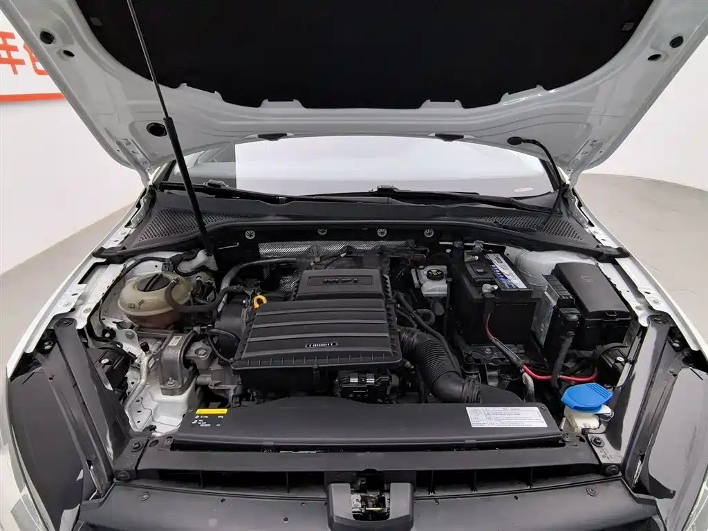 Volkswagen Golf 2015 1.6L Automatic Comfort фото 6