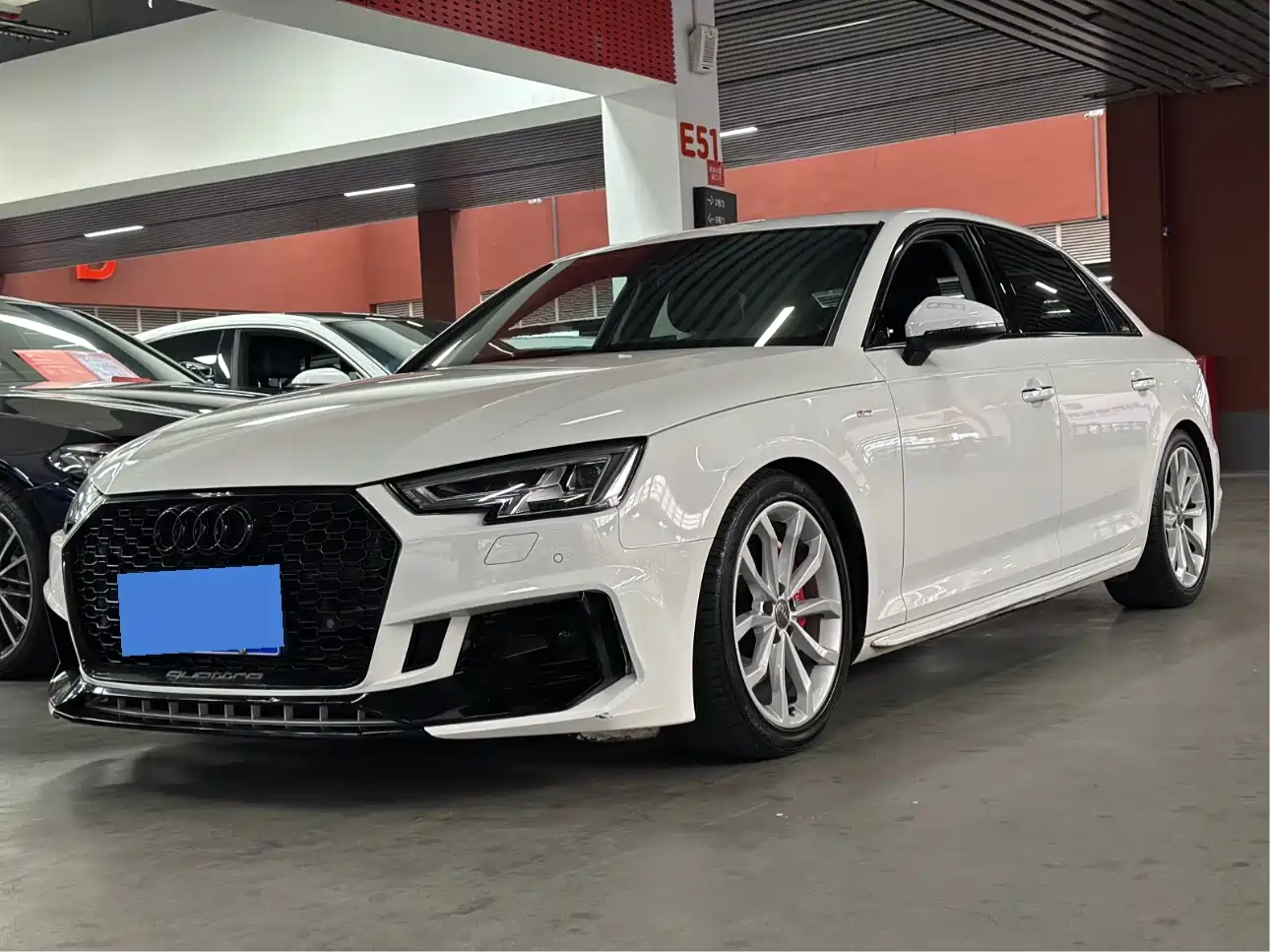 Audi A4L 2018 30th Anniversary 40 TFSI Fashion
