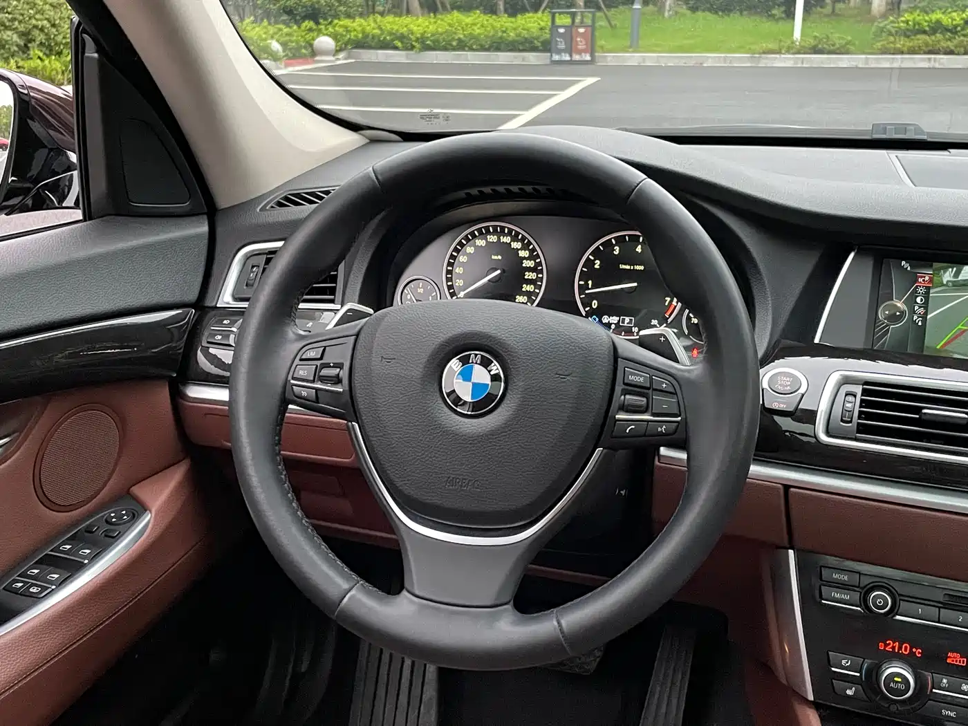 BMW 5 Series GT 2014 535i Leading фото 7