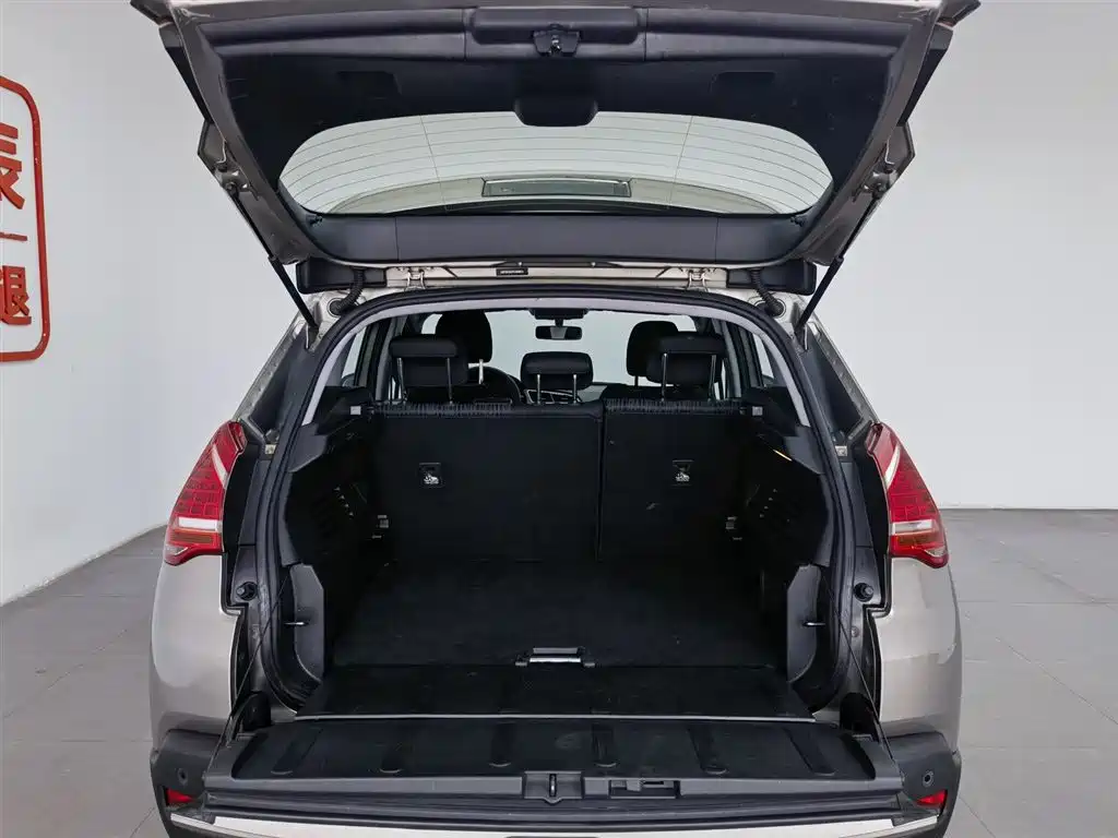 Peugeot 3008 2015 2.0L Automatic Classic Edition фото 16