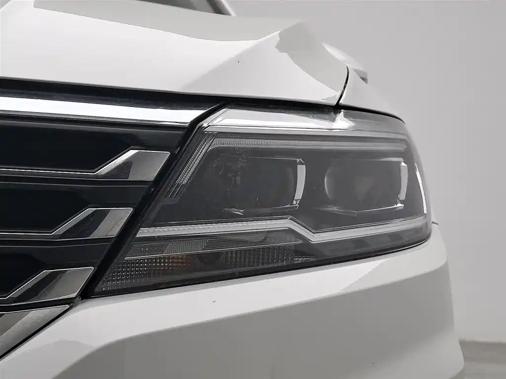 Volkswagen Lavida 2019 1.5L Automatic Comfort Edition China VI фото 7
