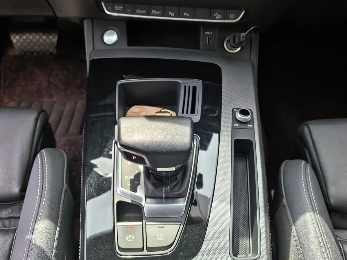 Audi Q5L 2022 40T Luxury Dynamic фото 11