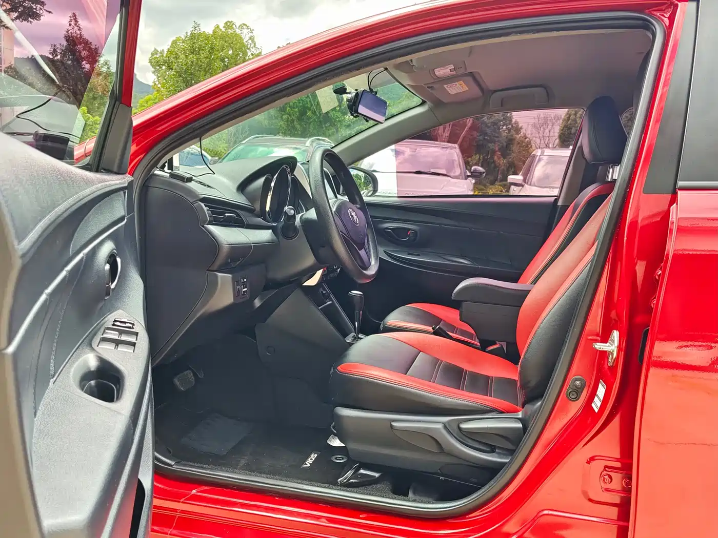 Toyota Vios FS 2019 1.5L CVT Fengchi Edition фото 8
