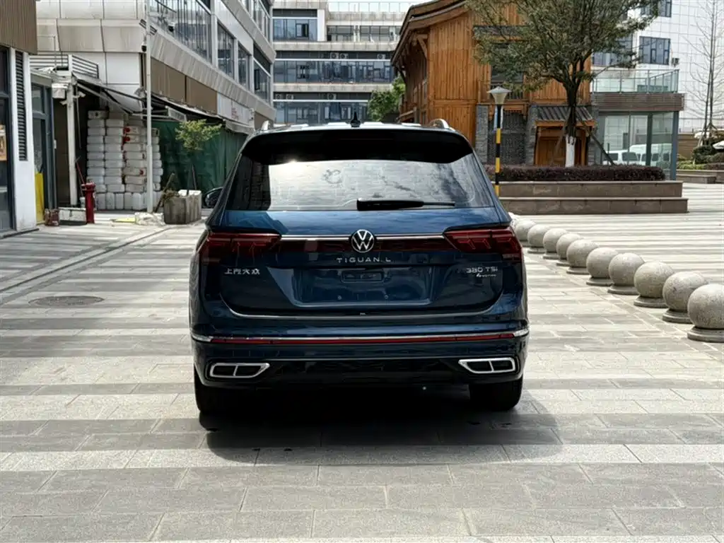 Volkswagen Tiguan L 2023 380TSI 4WD R-Line Flagship 7-seater фото 12