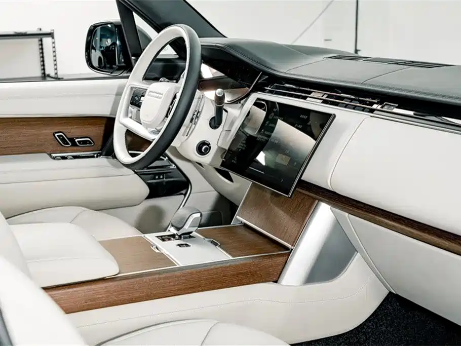 Land Rover Range Rover 2024 3.0 L6 400PS Genesis Extended фото 20