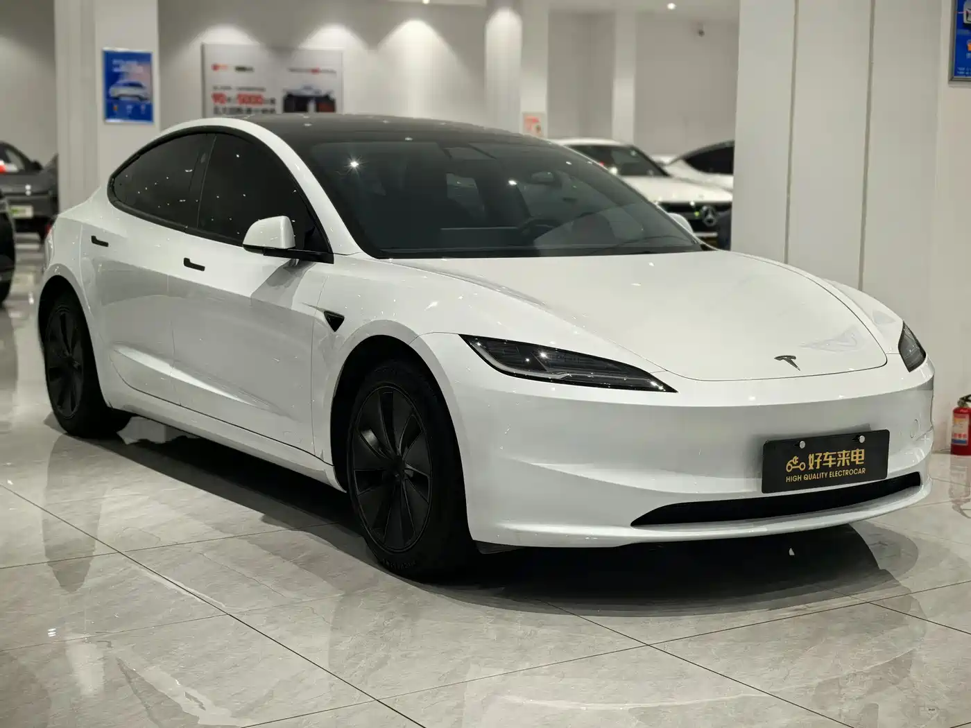 TESLA MODEL 3