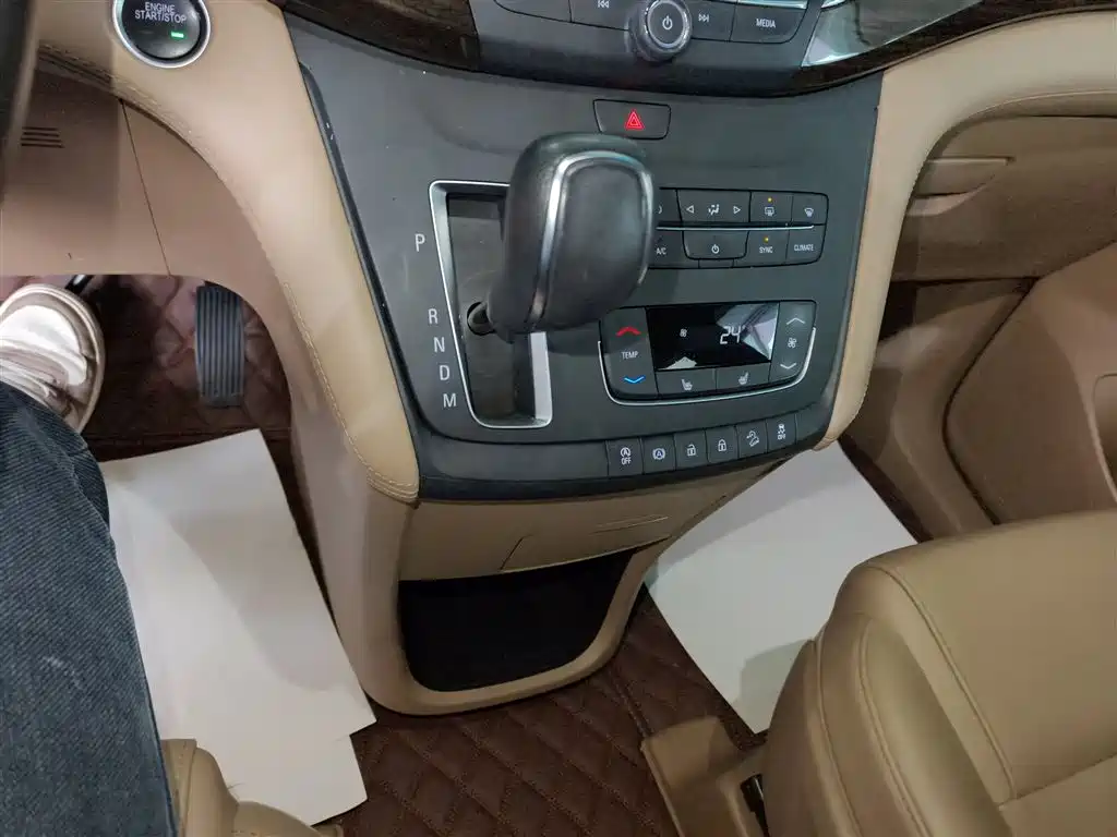Buick GL8 2018 ES 28T Premium Type China VI фото 14