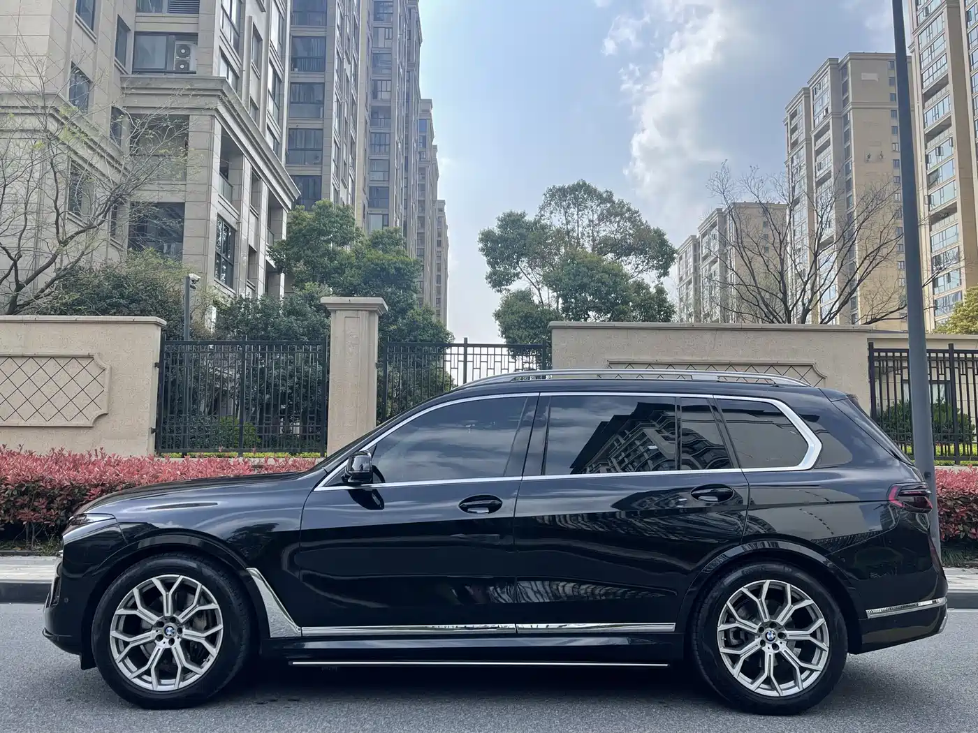 BMW X7 2023 xDrive40i Leading Luxury Package фото 4