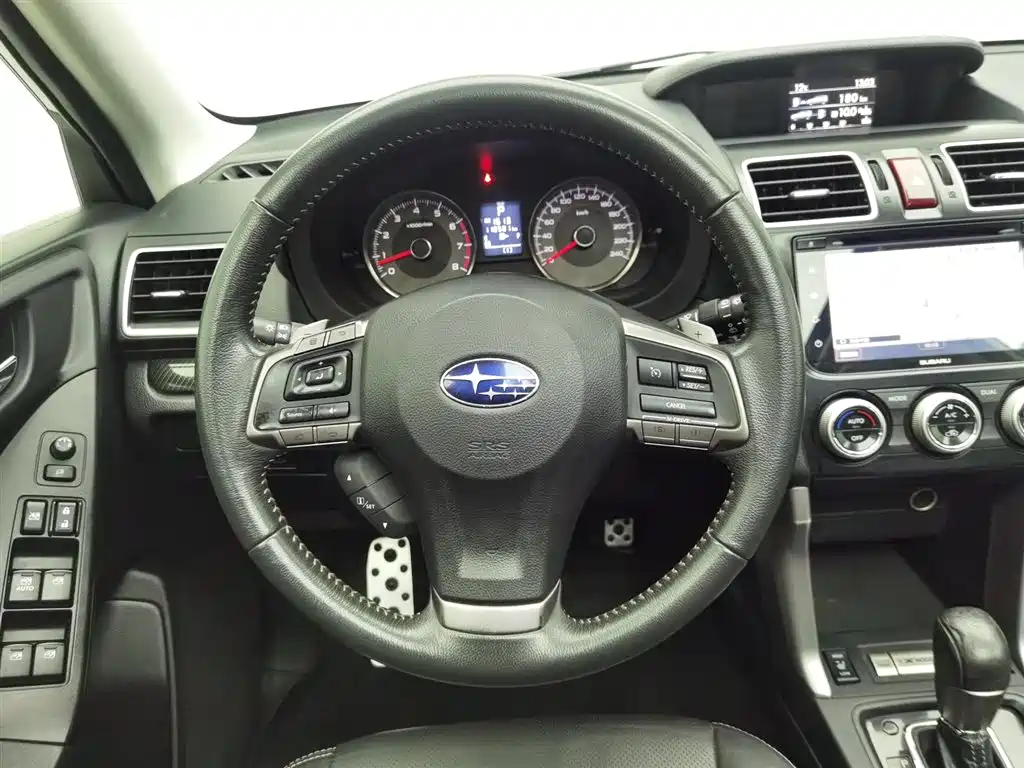 Subaru Forester 2015 2.5i Special Commemorative Edition фото 11