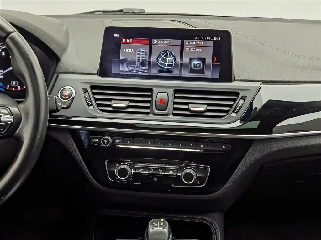 BMW 1 Series 2019 118i M Sport Package фото 12