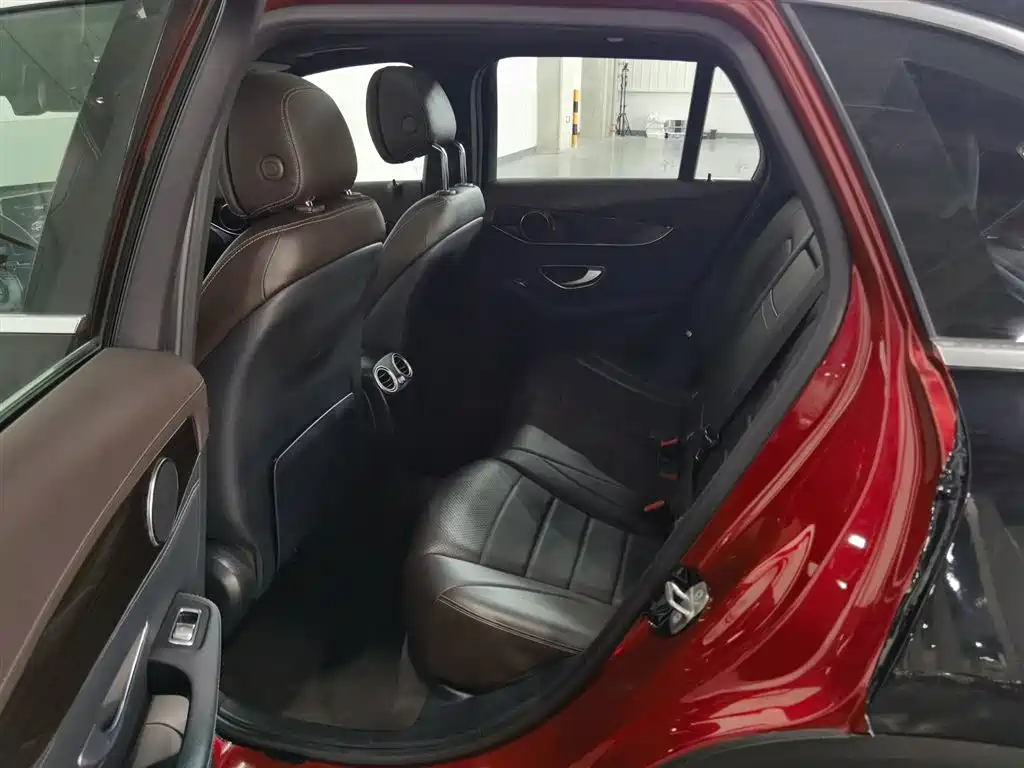Mercedes-Benz GLC 2018 GLC 260 4MATIC Luxury фото 15