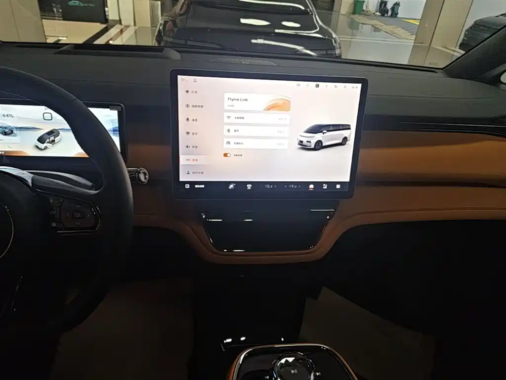 Geely Galaxy Yizhen L380 2025 Model 805km Flagship Edition AWD фото 8