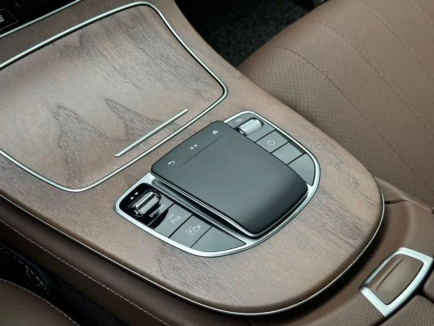 Mercedes-Benz E-Class New Energy 2022 E 350 e L Plug-in Hybrid Sedan фото 11