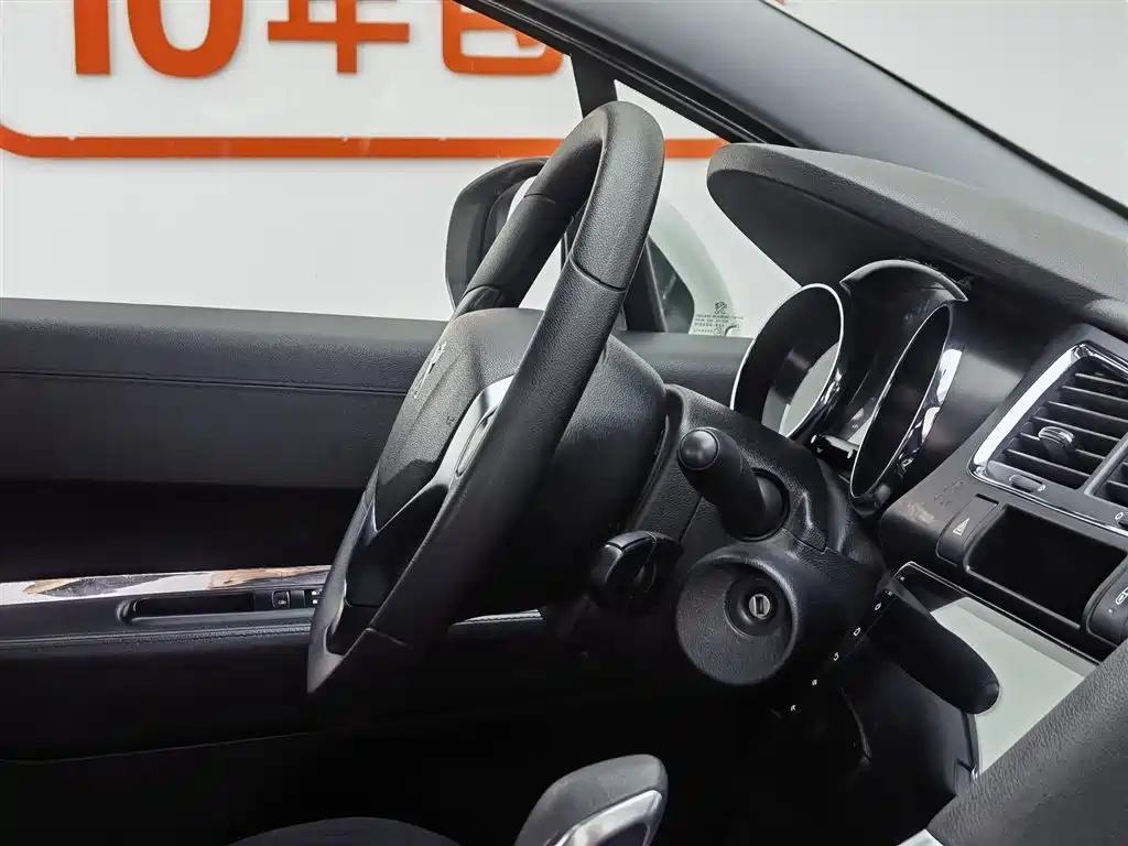 Peugeot 3008 2015 2.0L Automatic Classic Edition фото 22