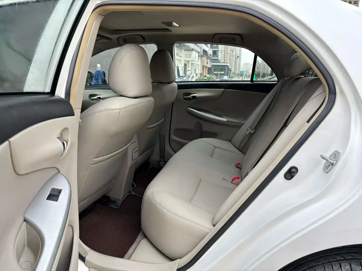 Photo 4 - Toyota Corolla